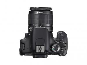Canon EOS 600D + EF-s 18-55 DC III + Canon Gadget Bag 300EG + 8GB Wi-Fi card