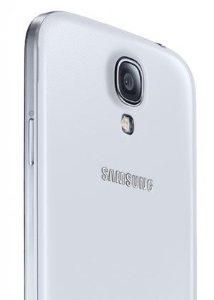 Samsung Smartphone GT-I9505 GALAXY S IV White + Targus Slim Shell Case for Samsung Galaxy S4 Red
